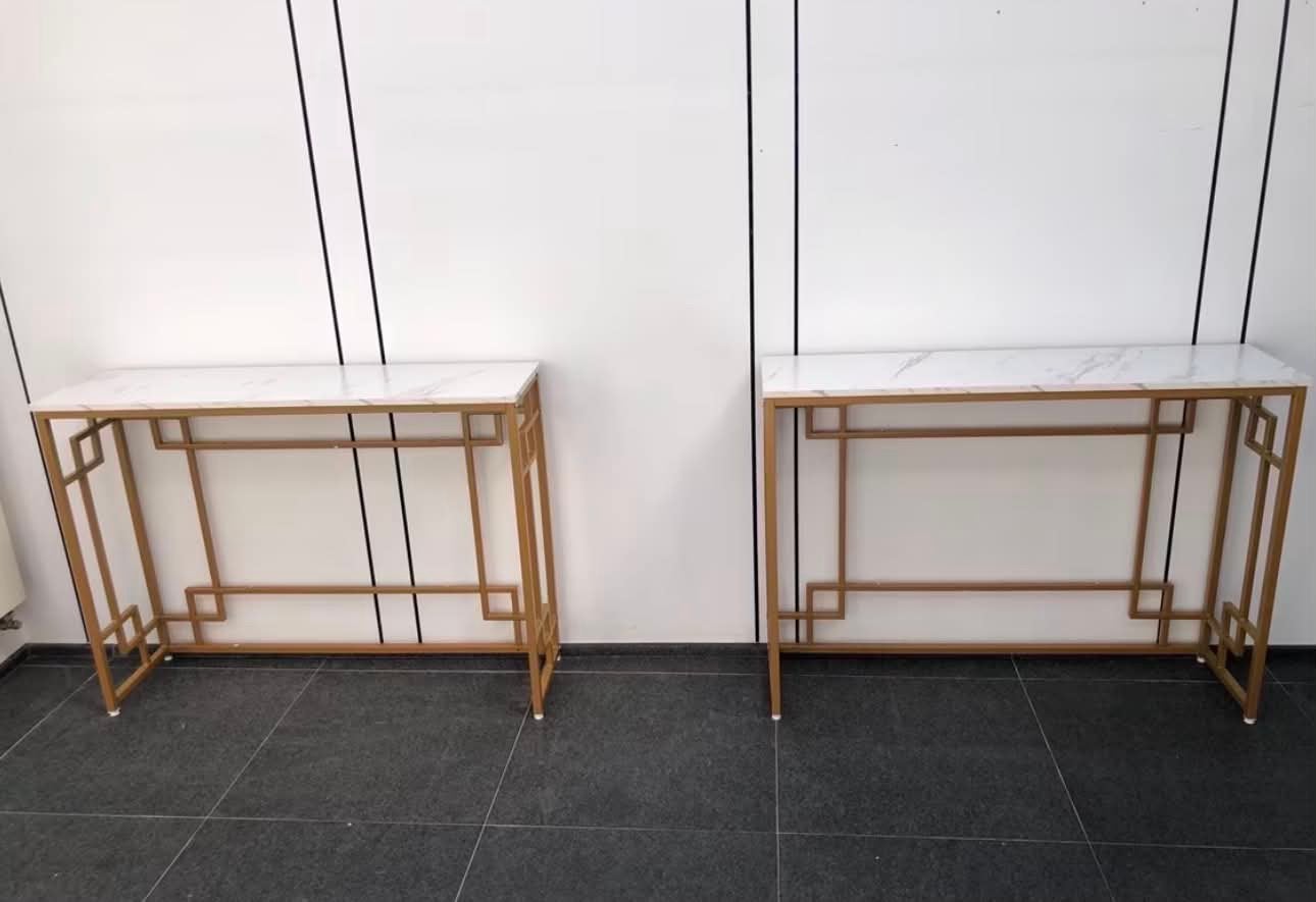Tafel met wit blad., Enlèvement, Comme neuf