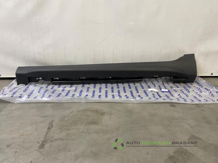 Jupe gauche d'un Volvo V40, -, 3 mois de garantie, -, -