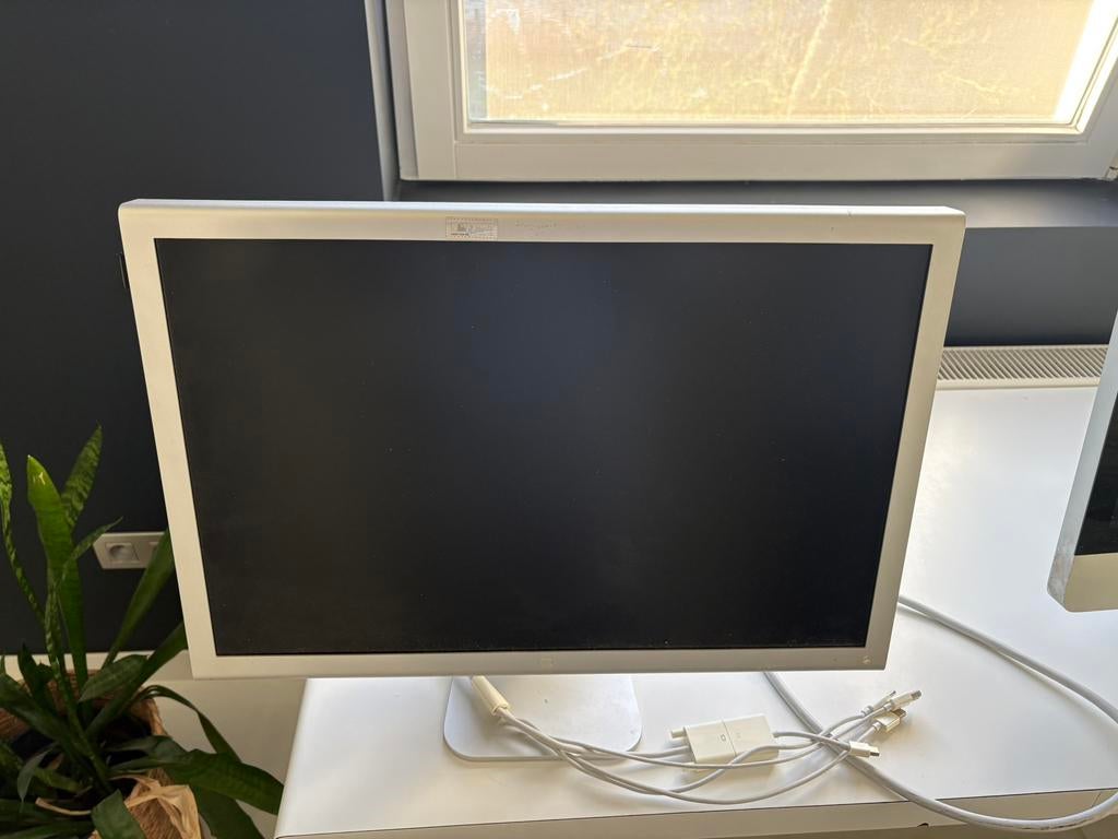 2 Apple monitors, Ophalen, Gebruikt