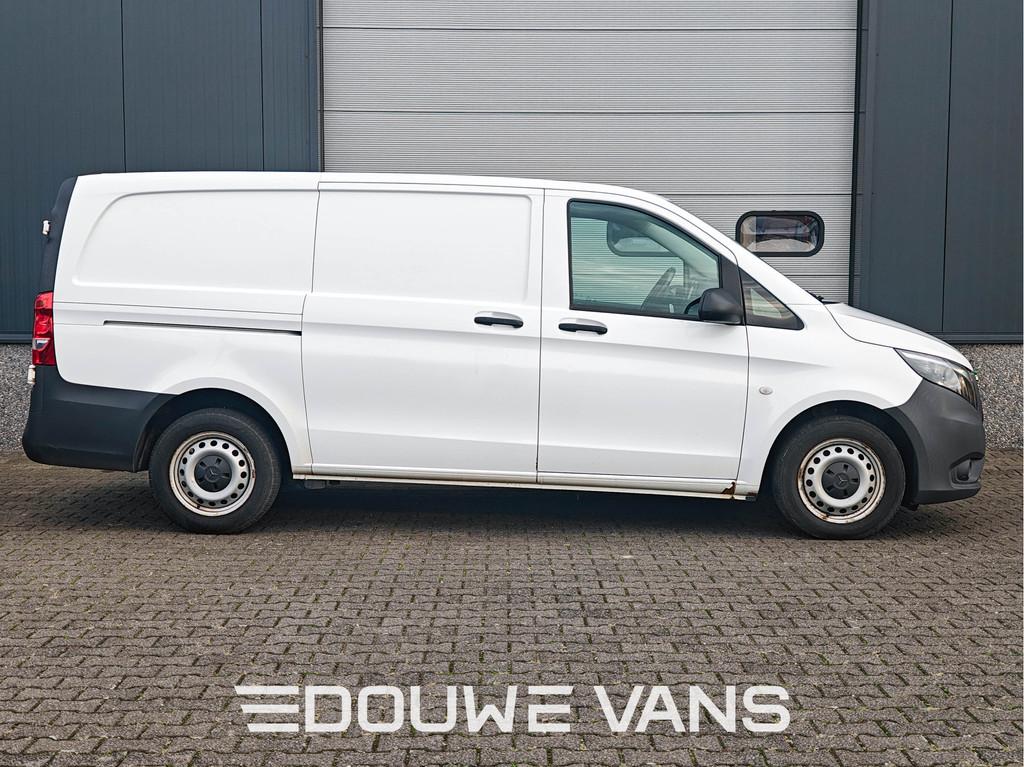 Mercedes-Benz Vito 114 L2 Automaat Trekhaak Automaat Navigat, Auto's, Bestelwagens en Lichte vracht, Gebruikt, 4 cilinders, 136 pk