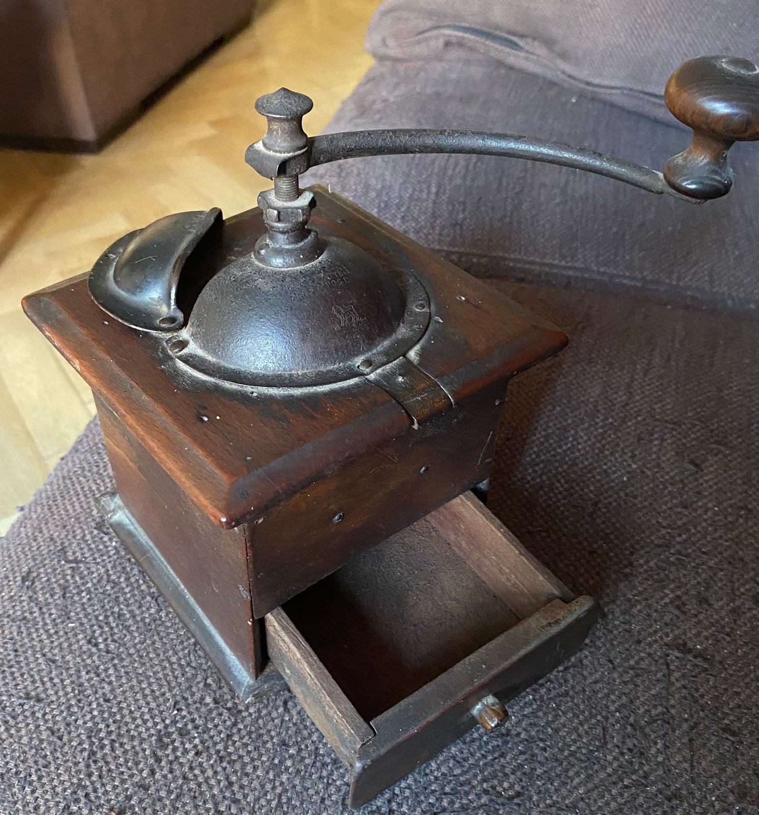 Antieke houten koffiemolen, Antiek en Kunst, Ophalen