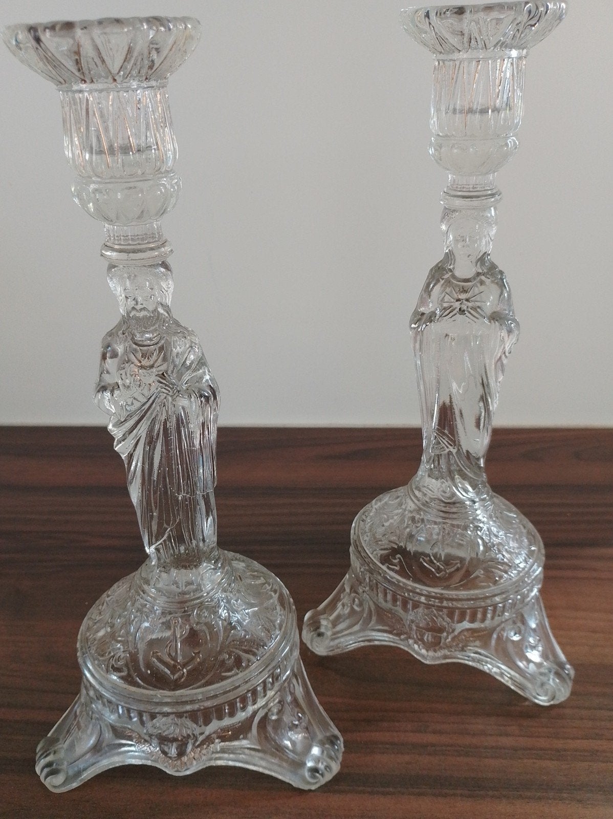 Oude glazen kandelaars Christus en Maria., Enlèvement