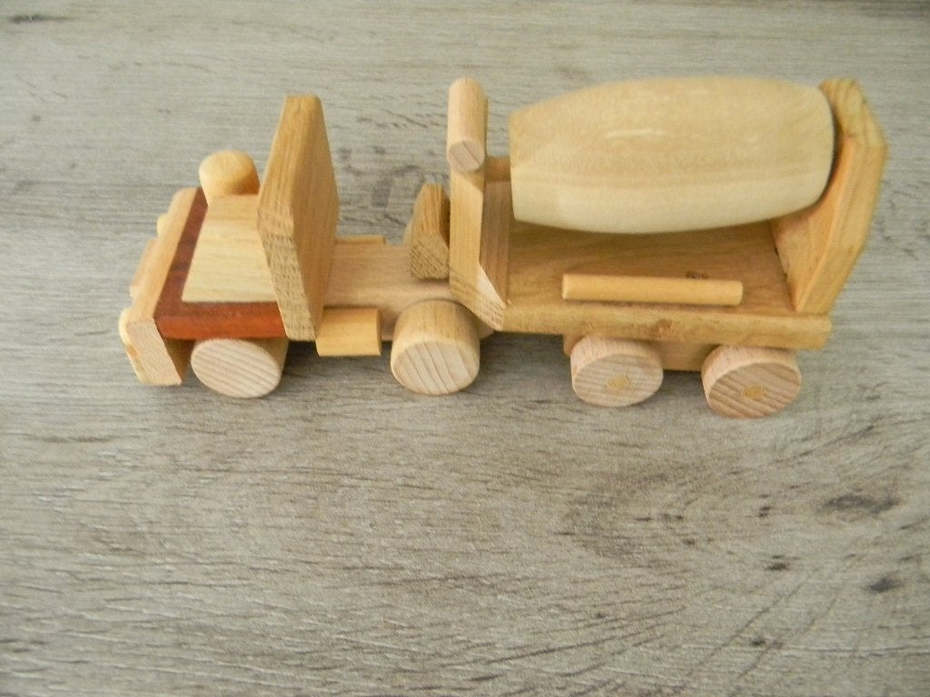 houten handgemaakte vrachtwagen (betonmolen/betonmixer), Enlèvement, Comme neuf