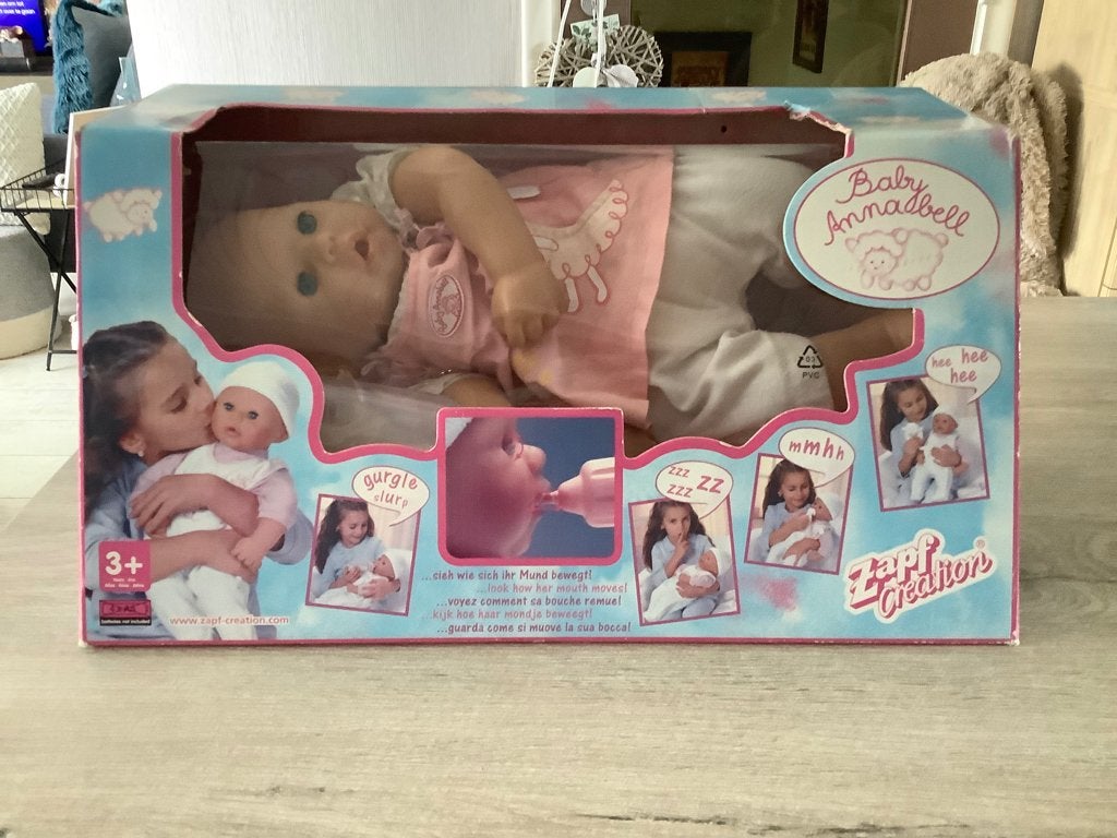 Baby Annabel speelpop (40 cm) (Spreekt), Kinderen en Baby's, Speelgoed | Poppen, Zo goed als nieuw, Babypop, Ophalen of Verzenden