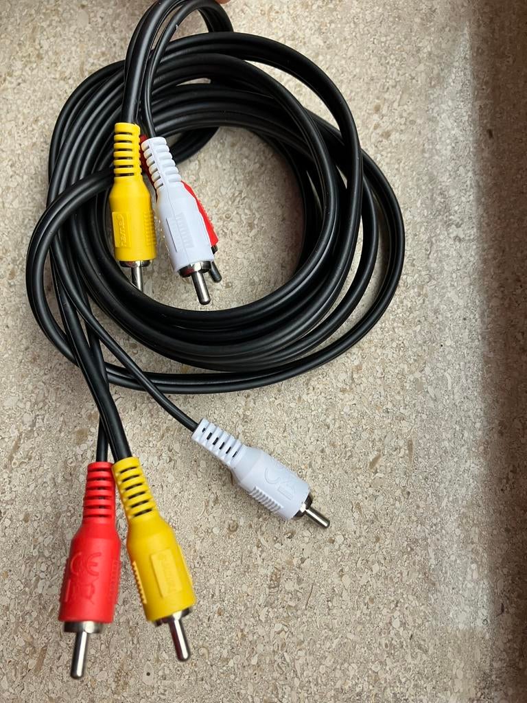 3x cinch audio-videokabel, 210 cm lang, Ophalen of Verzenden, Zo goed als nieuw, 2 tot 5 meter, Componentkabel
