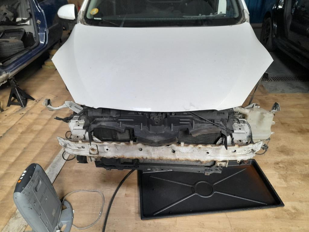 Capot moteur MAZDA 2 2009 // 5060 AUVELAIS, Utilisé, Capot moteur, Avant, Enlèvement