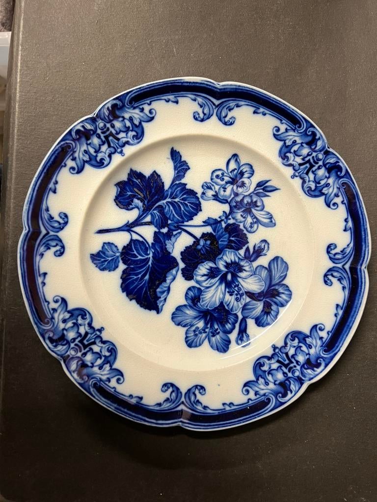 Assiette bleue Copeland Flow, Enlèvement