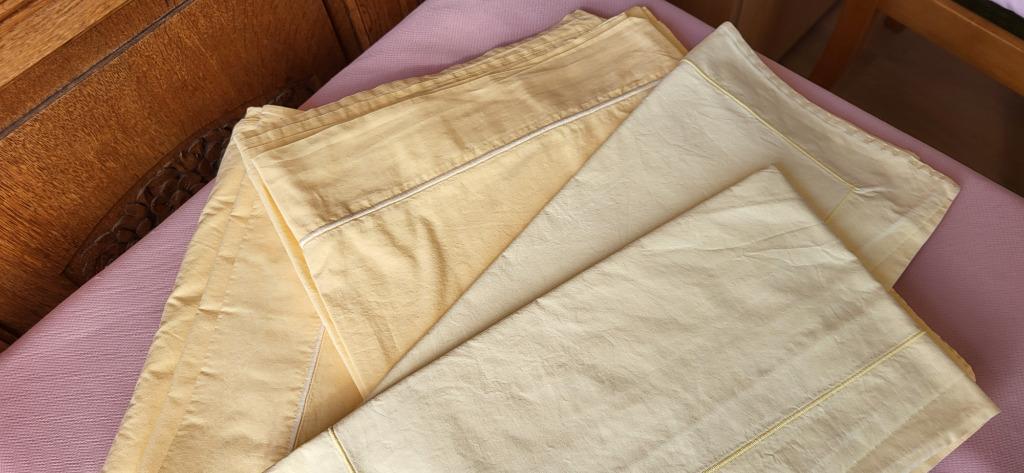 Draps de lit 2 pièces  JAUNES presque NOUVEAUX, Comme neuf, Autres types, Deux personnes, Jaune