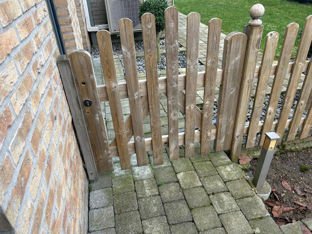 Houten tuin afsluiting met automatische voetgangers poortje, Ophalen, Met poort, Gebruikt, Tuinhek