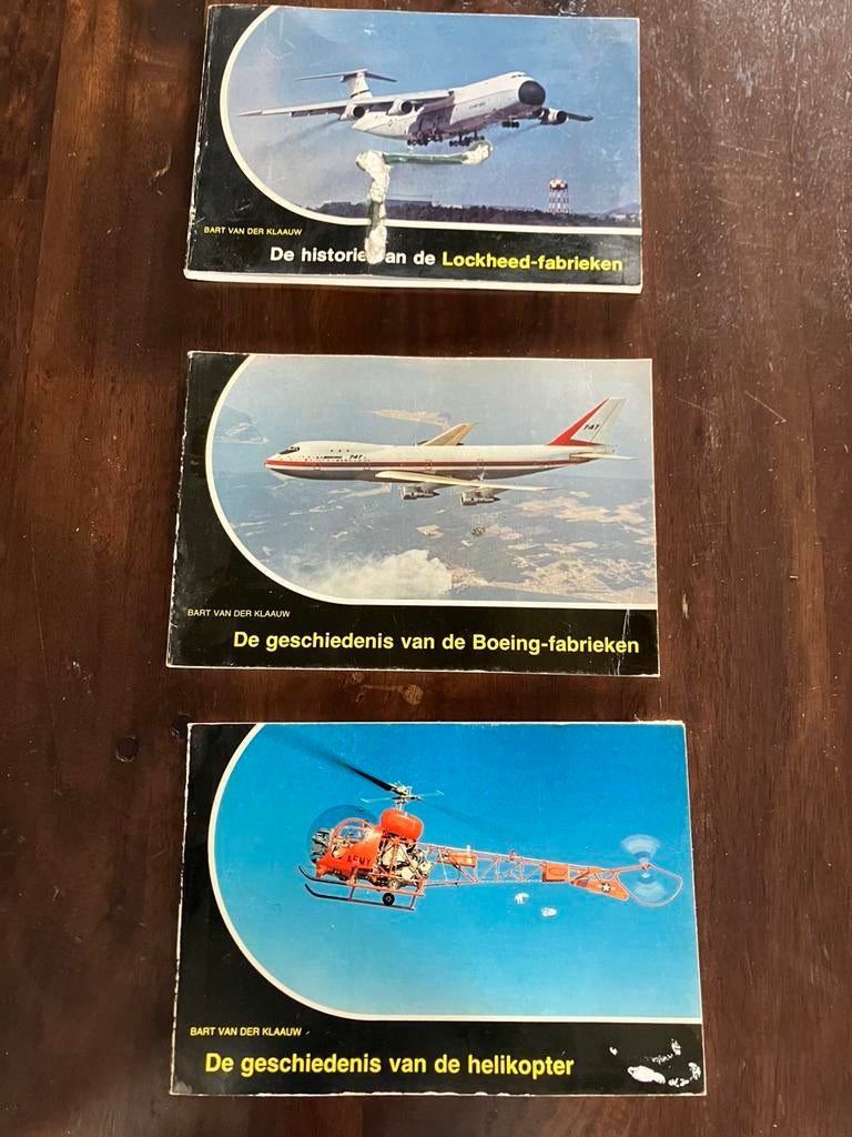 3 Boekjes uit Avia-reeks Boeiing - Helikopter - Lockheed, Verzamelen, Luchtvaart en Vliegtuigspotten, Ophalen of Verzenden, Gebruikt