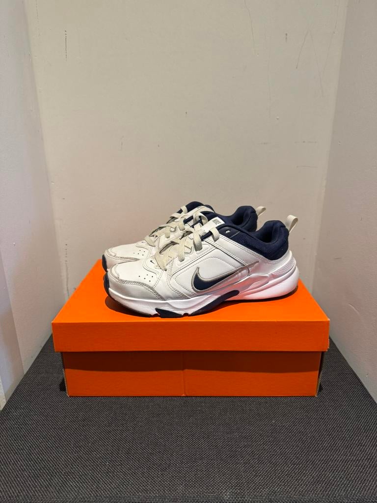 Nike Performance Defy All Day, Vêtements | Hommes, Chaussures, Enlèvement ou Envoi, Comme neuf, Chaussures de sport, Blanc