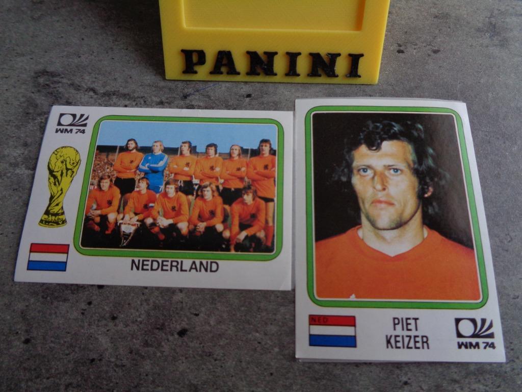 PANINI VOETBAL STICKERS WORLD CUP WK 74 NEDERLAND 2X, Ophalen of Verzenden, Sticker