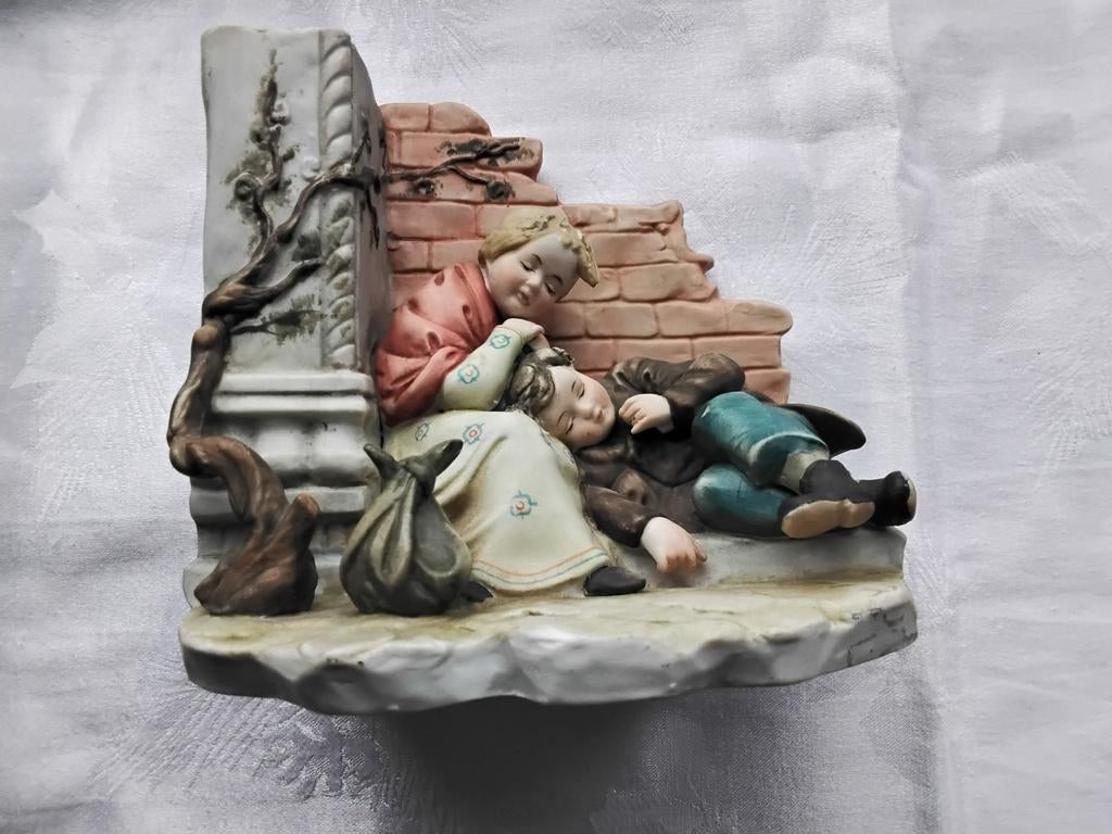 Handgeschilderd Biscuit-beeldje gesigneerd, Ophalen of Verzenden, Nieuw