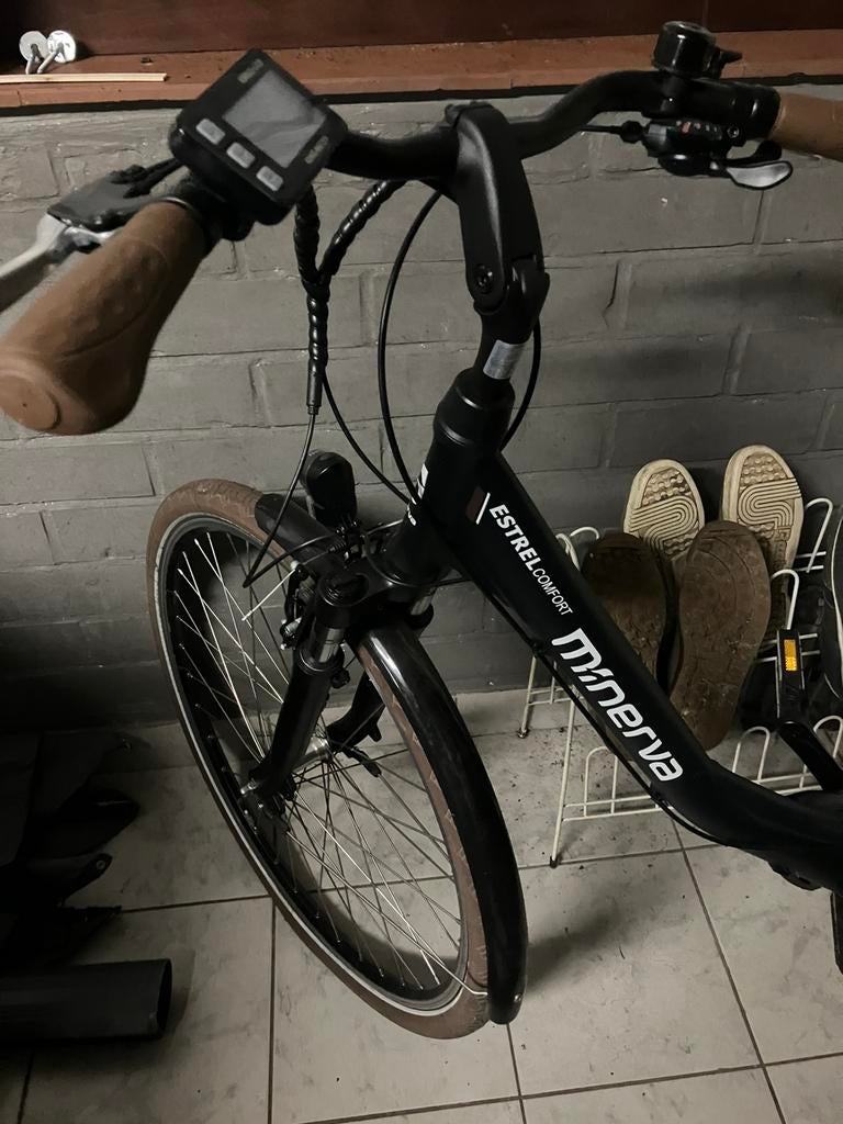Minerva elektrische fiets dames, Ophalen, Zo goed als nieuw