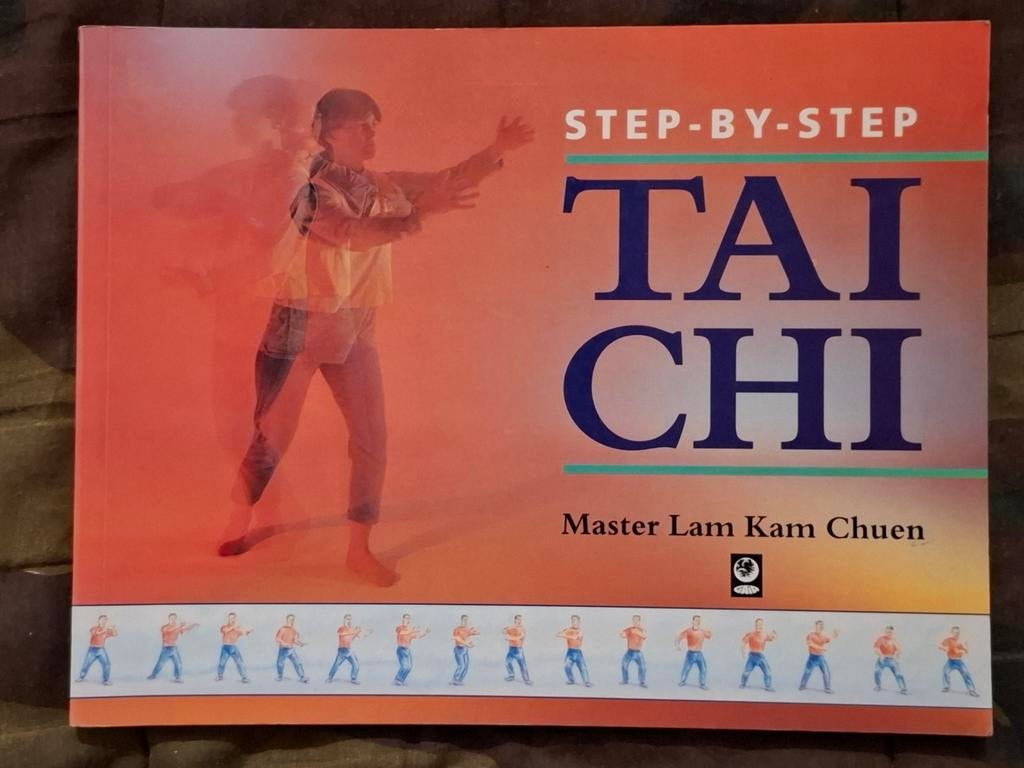 Tai Chi step by step, Ophalen of Verzenden, Zo goed als nieuw, Vechtsport