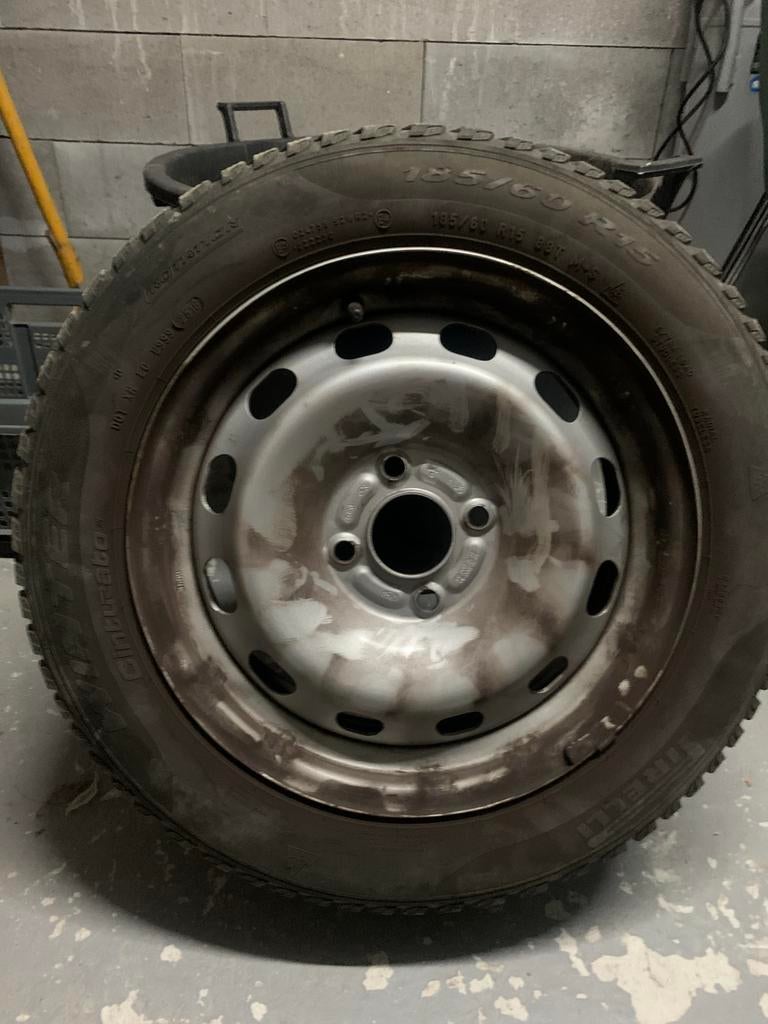 Jeu de jantes acier avec pneus hiver Ford - entraxe 4x108, Enlèvement, Comme neuf