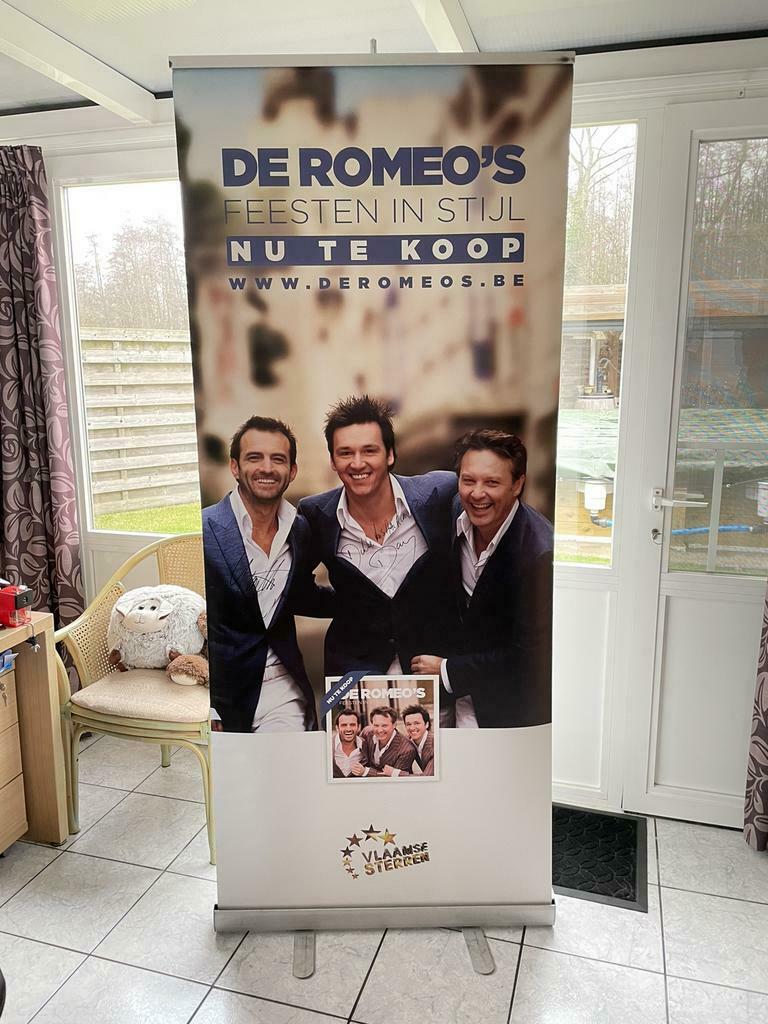 Banner De Romeo’s Feesten in stijl, Verzamelen, Ophalen, Gebruikt, Gesigneerd