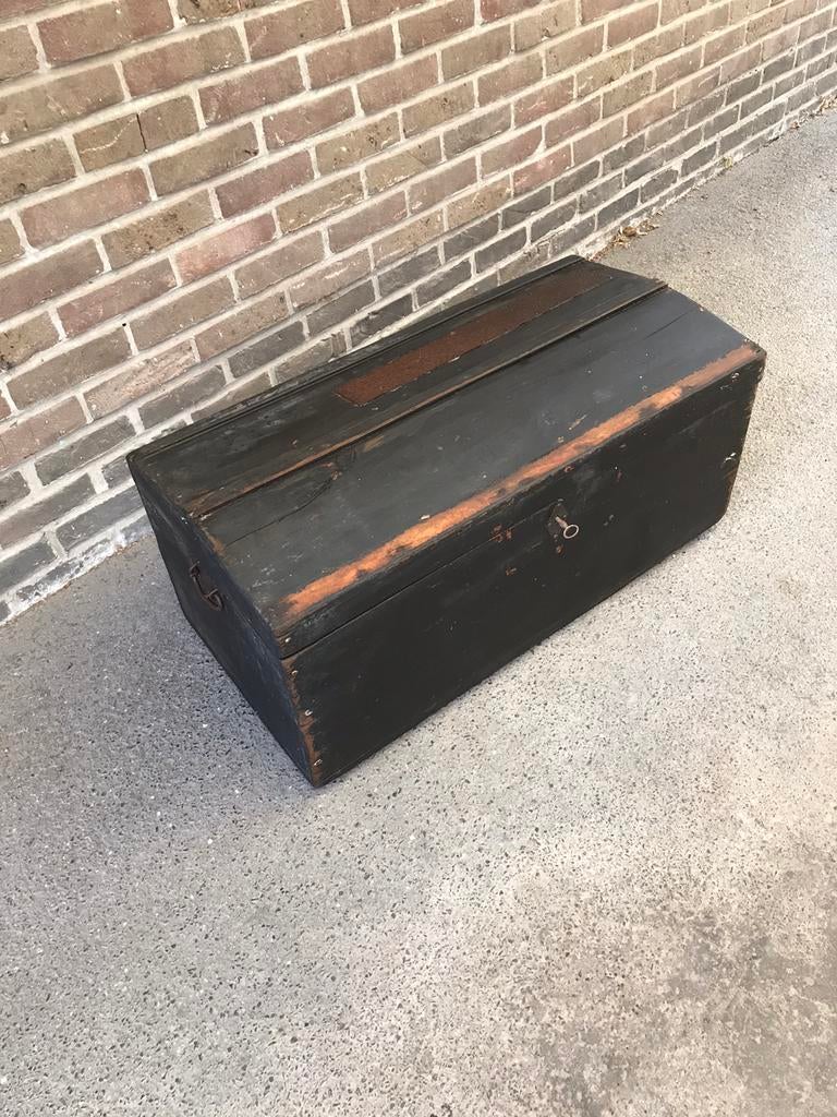 Antieke kist in hout met originele sleutels, Antiek en Kunst, Ophalen