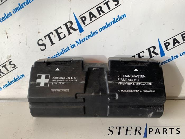 Kit premiers soins d'un Mercedes E-Klasse, Enlèvement ou Envoi, 3 mois de garantie, Utilisé, Mercedes-Benz