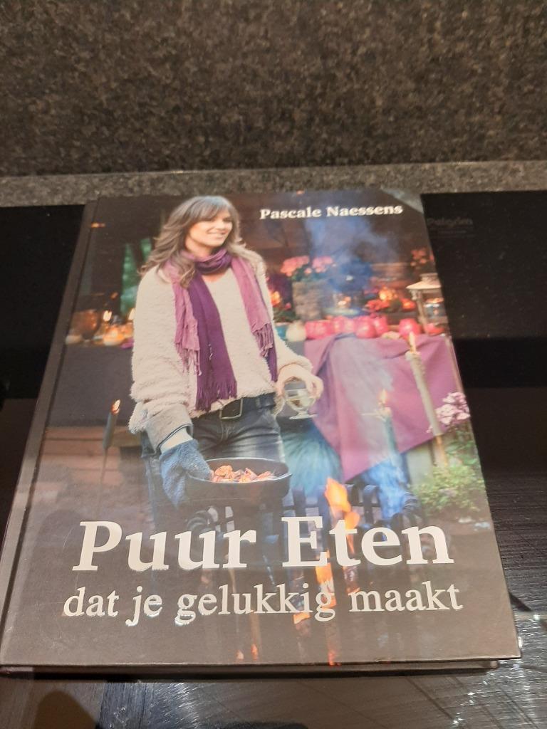 kookboek "Puur eten dat je gelukkig maakt" Pascale Naessens, Enlèvement ou Envoi, Neuf, Pascale Naessens