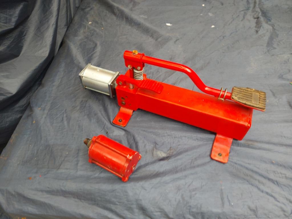 Hydraulisch/pneumatische pomp voor Heftafel, Auto diversen, Ophalen, Zo goed als nieuw