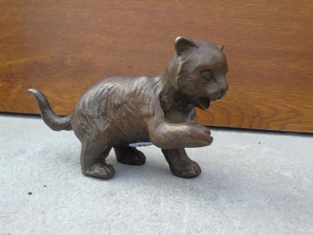 Een kat die in brons speelt..., Antiek en Kunst, Antiek | Brons en Koper, Brons, Ophalen of Verzenden