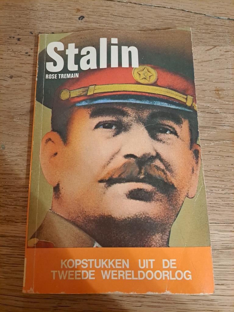 Boek Stalin, kopstukken uit de 2de wereldoorlog, Enlèvement ou Envoi, Utilisé