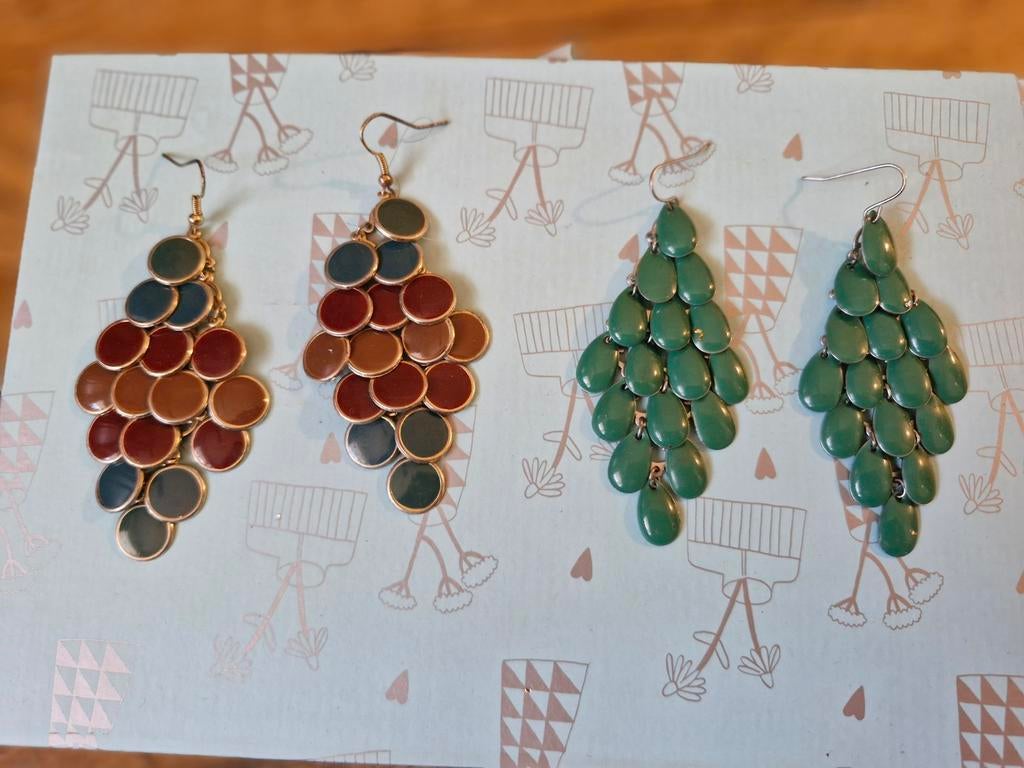 Set van 2 paar oorbellen, slingers (metaal), Handtassen en Accessoires, Ophalen of Verzenden, Zo goed als nieuw