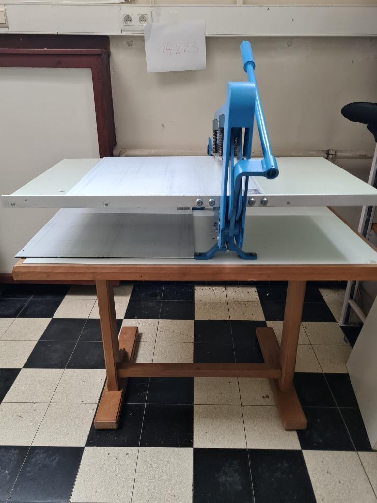snijmachine om stoffen te snijden, Hobby en Vrije tijd, Ophalen