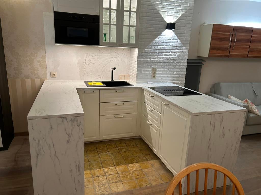 Studio  Middelkerke Zeedijk met Garage en Zwembad 4de verdie