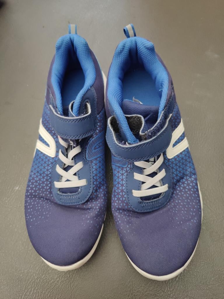 Sportschoenen maat 39, Ophalen of Verzenden, Zo goed als nieuw, Hardloopschoenen, Overige merken