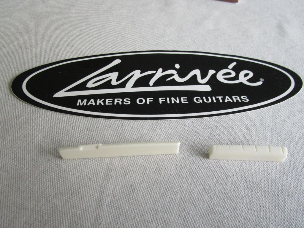 Originele bone kam en zadel voor Larrivée gitaren, Muziek en Instrumenten, Instrumenten | Onderdelen, Nieuw, Akoestische gitaar