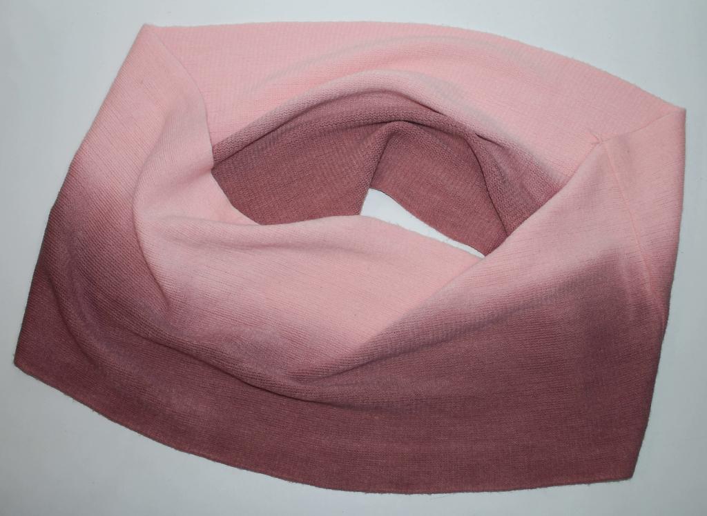 Wintersjaal met roze gradiënt, Kleding | Dames, Verzenden, Zo goed als nieuw, Sjaal