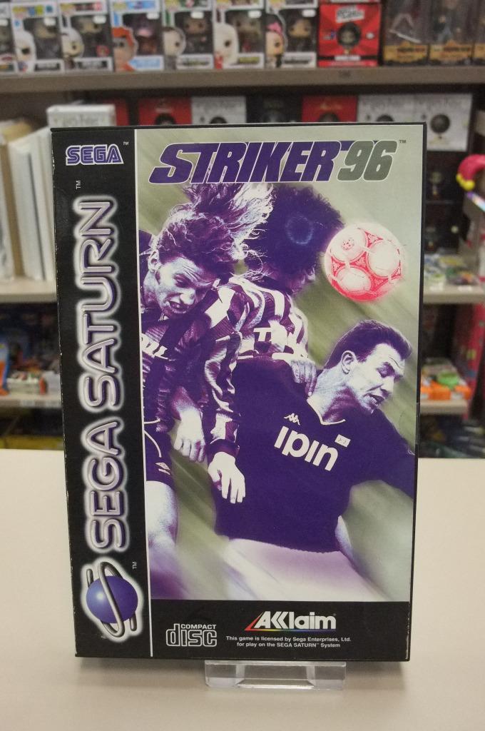 Striker 96 (cib) Saturn, Games en Spelcomputers, Games | Sega, Gebruikt, Saturn of Dreamcast, Sport, 3 spelers of meer, Vanaf 3 jaar