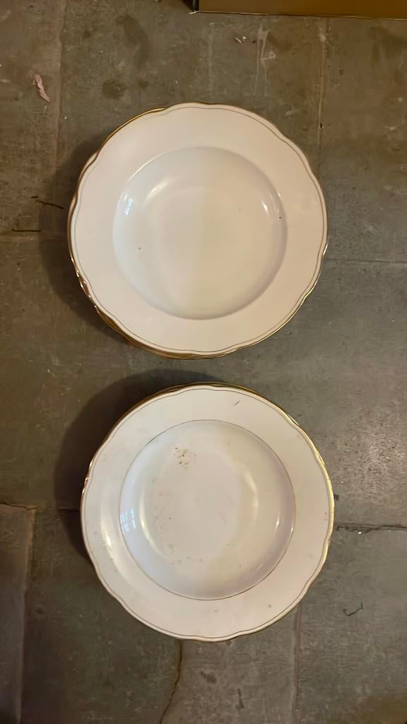 Assiettes creuses en Tchécoslovaquie, Enlèvement