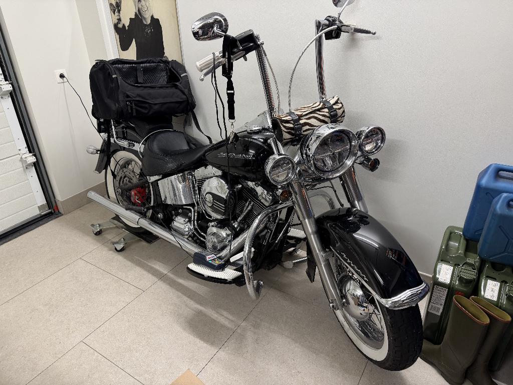 Harley-Davidson Softail Deluxe, Motos, Motos | Harley-Davidson, Particulier, Chopper, 2 cylindres, Permis Moto A, ABS, Régulateur de vitesse