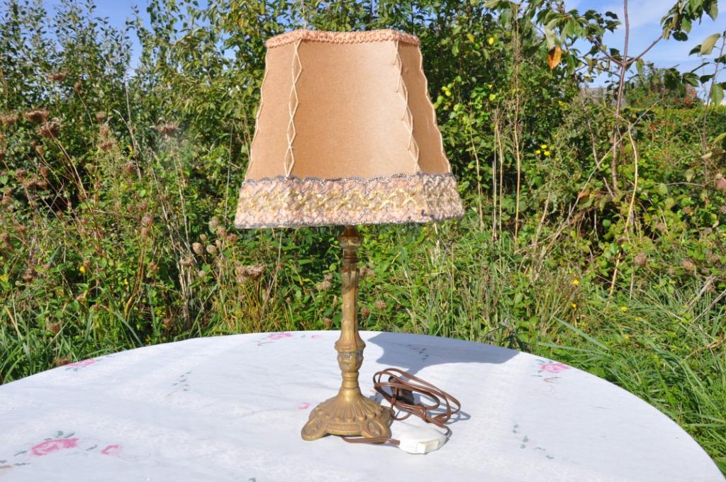 lampe pied laiton base et abat jour carré, Antiquités & Art, Enlèvement ou Envoi