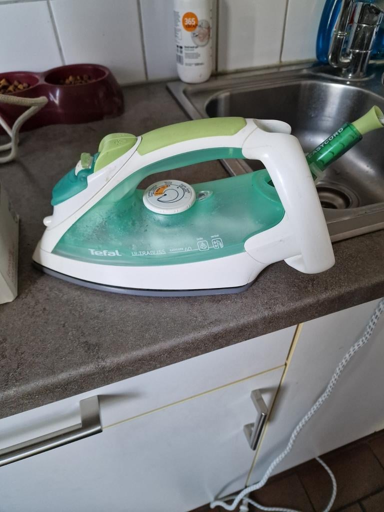 strijkijzer Tefal, Elektronische apparatuur, Strijkijzers en Strijkplanken, Ophalen of Verzenden, Gebruikt, Strijkijzer met snoer