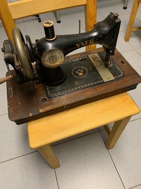 Vintage naaimachine Kayser, Ophalen