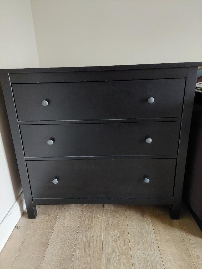 Ikea 3 lade donker bruin dressoir., 25 à 50 cm, 100 à 150 cm, Enlèvement, Utilisé