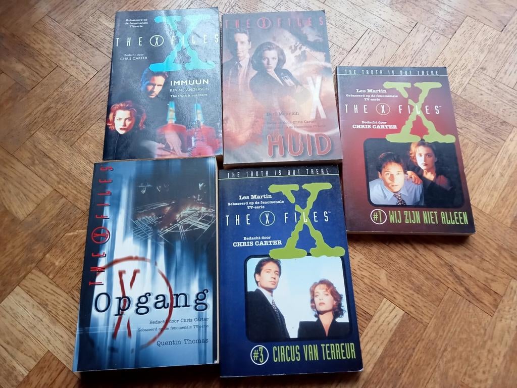 X files nog 5 delen, Ophalen of Verzenden, Gelezen