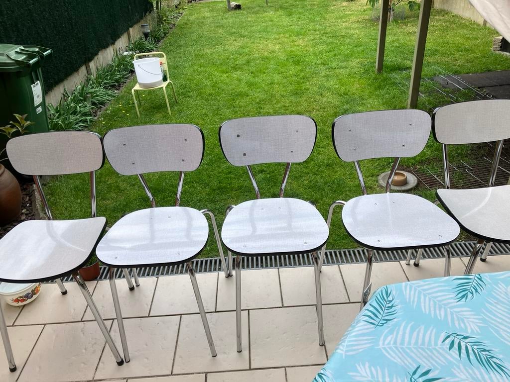 5 vintage keuken stoelen.  Samen 70 €, Ophalen, Gebruikt, Wit, Metaal