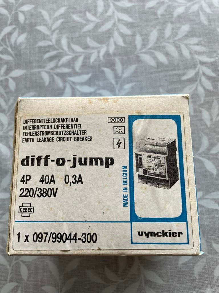 Diff-o-jump 4p 40a 0,3a 220/380v vinckier, Ophalen, Nieuw, Overige typen