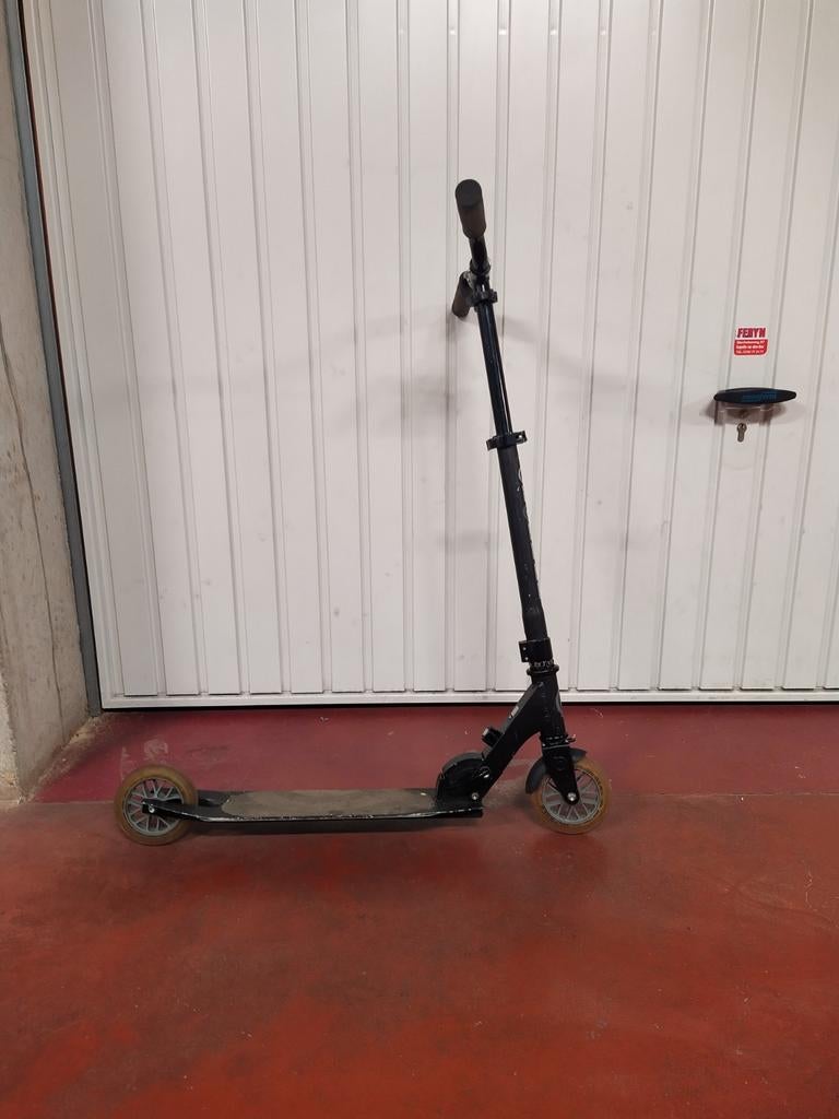 Zwarte step, Fietsen en Brommers, Steps, Ophalen, Gebruikt