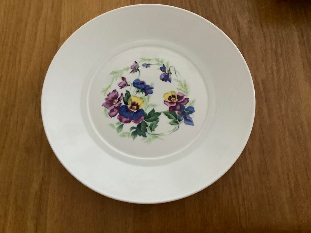 Plat à gâteau ou assiette décorative, Enlèvement ou Envoi, Comme neuf, Porcelaine