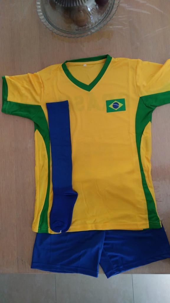 équipement de football BRASIL (Enfant) neuf, Taille S, Enlèvement ou Envoi, Neuf, Maillot