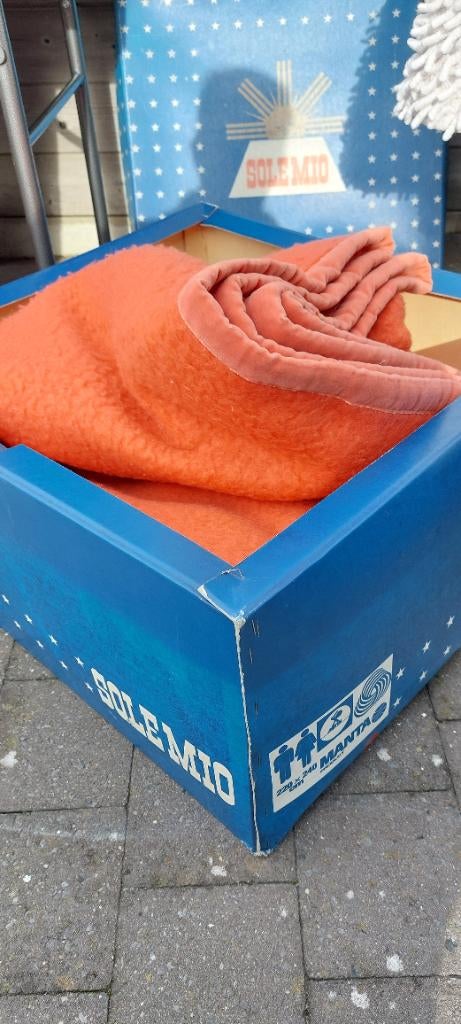 Plaid en laine vierge Solemio 220 x 240, Enlèvement ou Envoi, Rose, Comme neuf, Couverture ou Couette