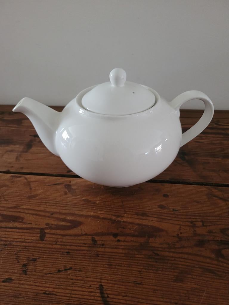 Oude theepot wit, Enlèvement