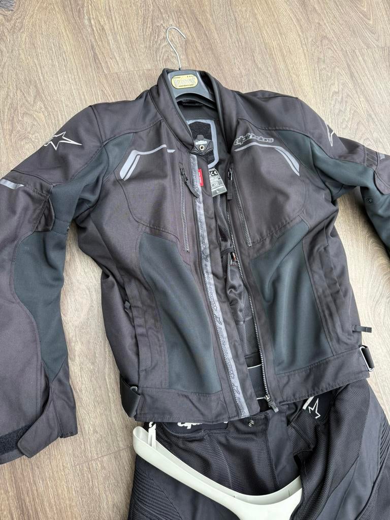 Motorvest + broek ALPINSTARS als nieuw! M, Motoren, Kleding | Motorkleding, Ophalen, Jas | textiel, Heren, Nieuw zonder kaartje