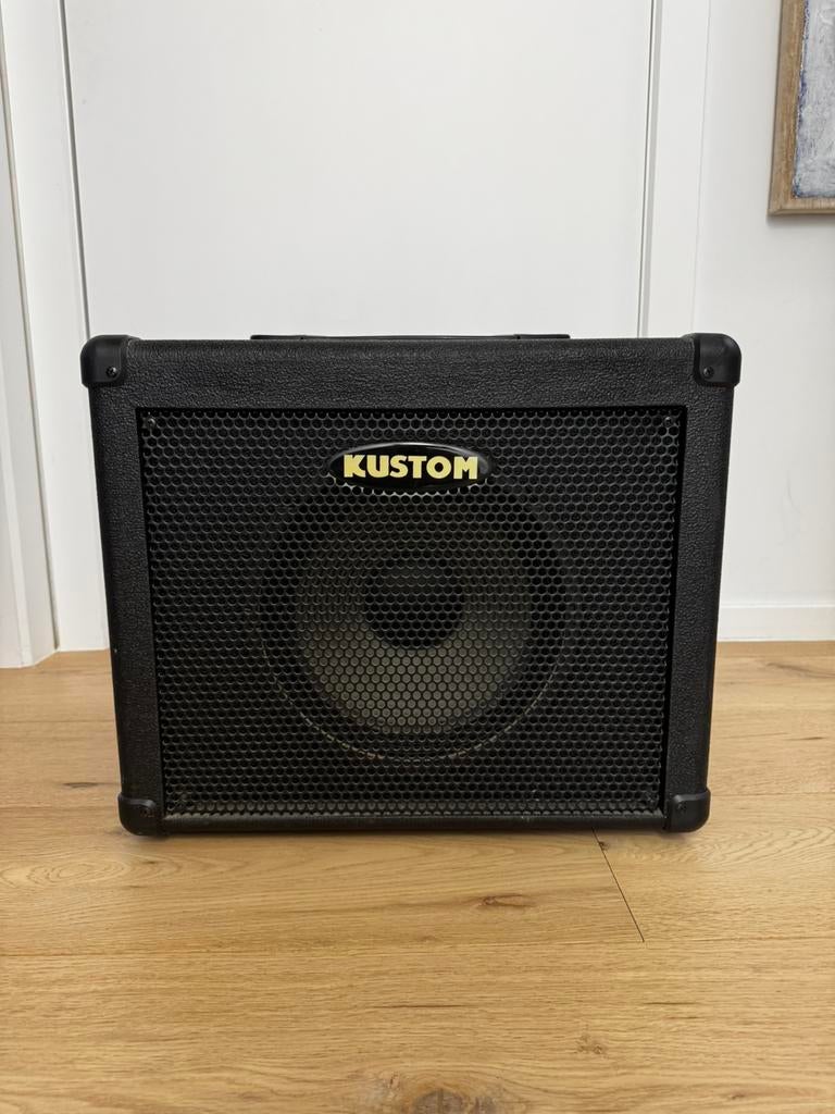 Ampli basse Kustom KBA30 – 30W – Haut-parleur Celestion, Musique & Instruments, Enlèvement, Comme neuf